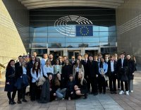 Studentsk&yacute; parlament Plzeňsk&eacute;ho kraje nav&scaron;t&iacute;vil Evropsk&yacute; v&yacute;bor regionů v Bruselu